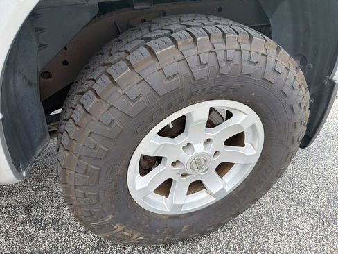 Used 2007 Nissan Titan SE AWD/4WD image 9