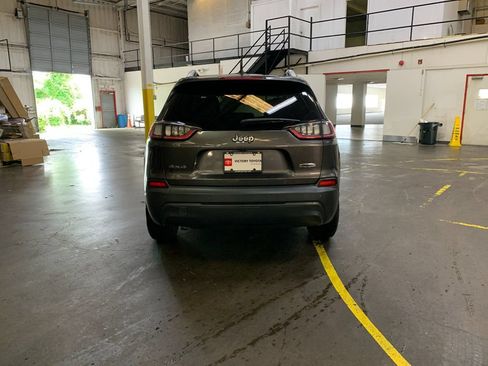 Used 2019 Jeep Cherokee Latitude Plus w/ Comfort/Convenience Group AWD/4WD image 4