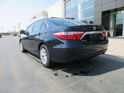 Used 2015 Toyota Camry LE FWD image 5