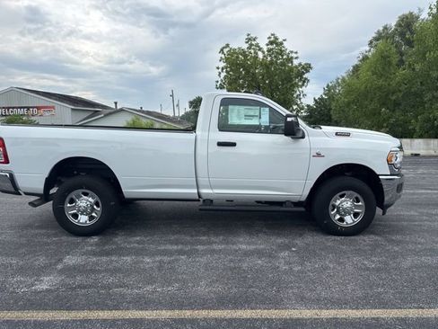 Used 2024 RAM 3500 Tradesman w/ Chrome Appearance Group AWD/4WD image 8