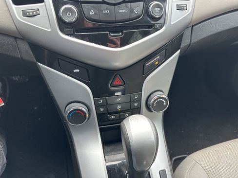 Used 2016 Chevrolet Cruze LT w/ Sun And Sound Package image 30