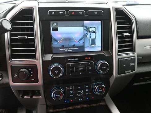 Used 2019 Ford F250 Lariat w/ Lariat Ultimate Package AWD/4WD image 4
