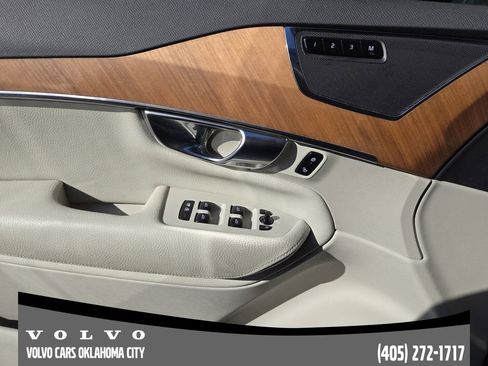 Certified 2022 Volvo XC90 T5 Momentum w/ Advanced Package image 22