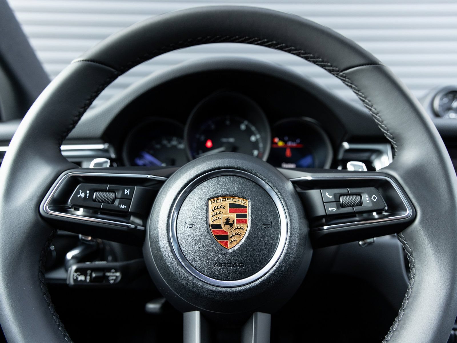 Certified 2026 Porsche Macan AWD/4WD image 14