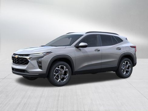 New 2026 Chevrolet Trax LT FWD image 2