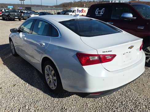 Used 2025 Chevrolet Malibu LT image 4