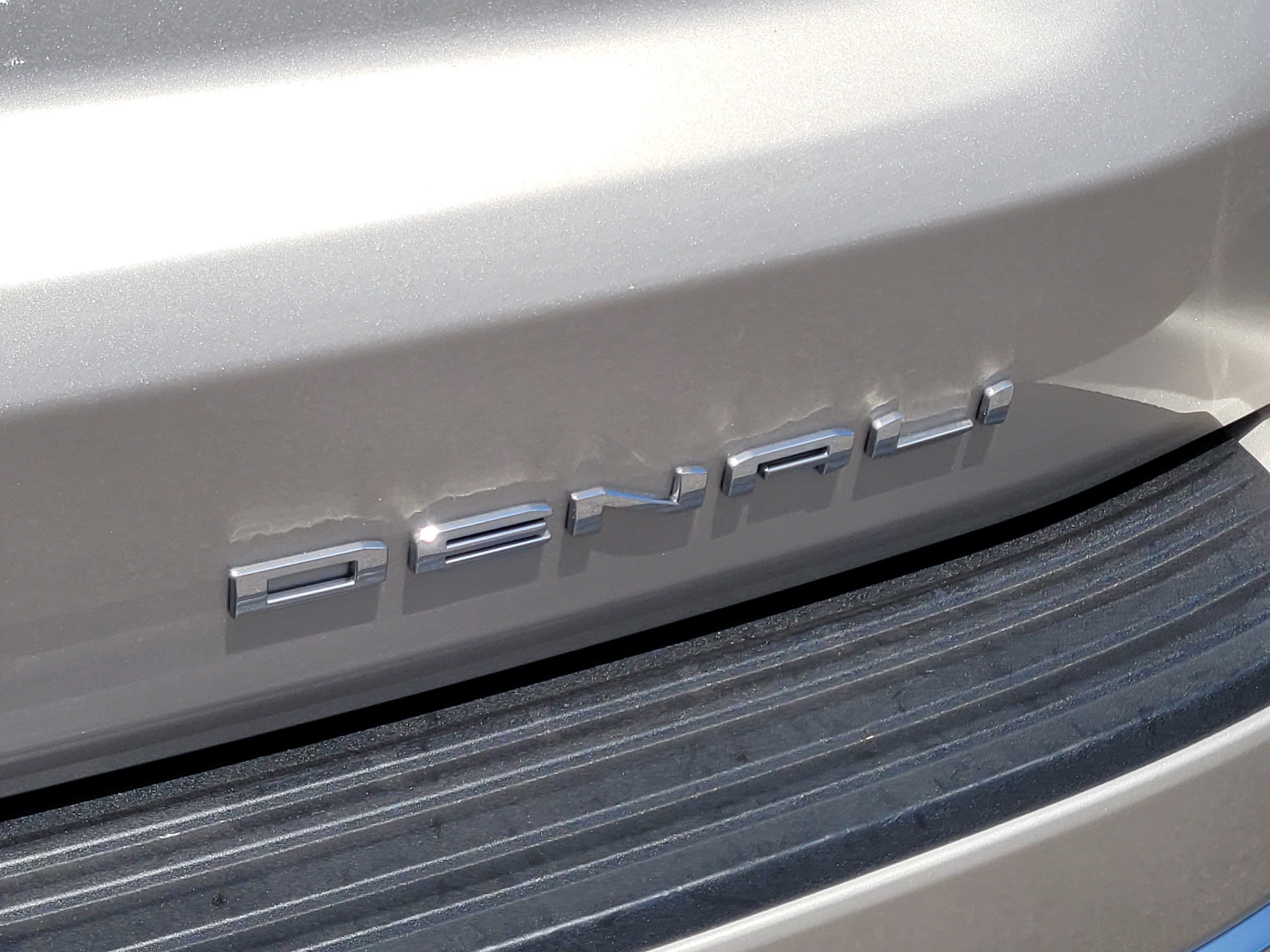 Used 2023 GMC Yukon Denali w/ Denali Reserve Package AWD/4WD image 8