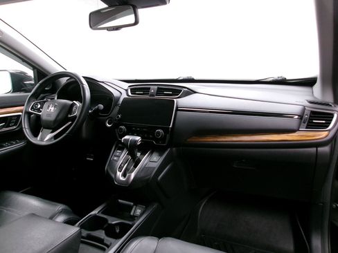 Used 2018 Honda CR-V Touring image 3