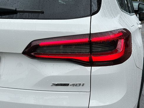 Used 2023 BMW X5 xDrive40i w/ Parking Assistance Package image 33