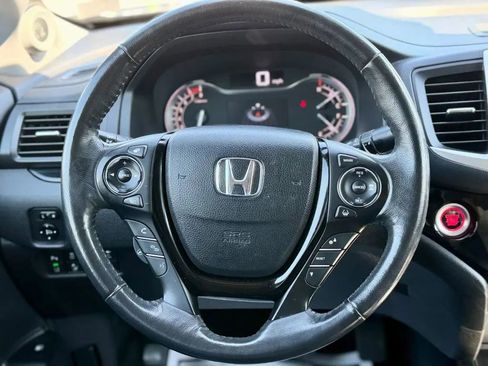 Used 2017 Honda Ridgeline RTL-E image 19