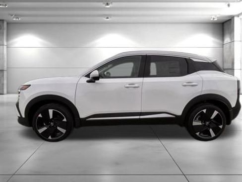 New 2025 Nissan Kicks SR w/ SR Premium Package image 4