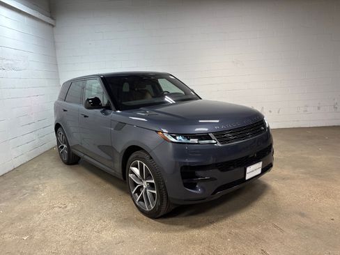 Used 2023 Land Rover Range Rover Sport SE AWD/4WD image 4