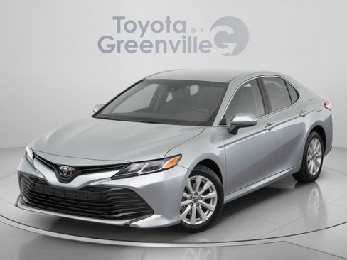 Used 2020 Toyota Camry LE w/ Convenience Package FWD image 9