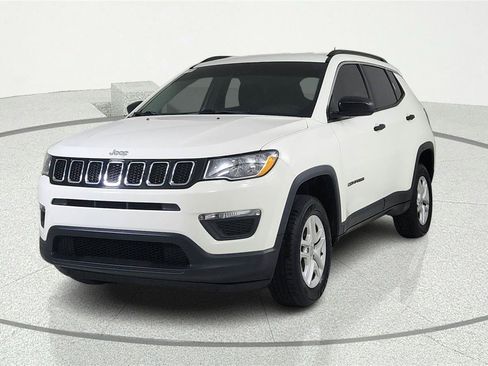 Used 2019 Jeep Compass Sport w/ Cold Weather Group AWD/4WD image 2