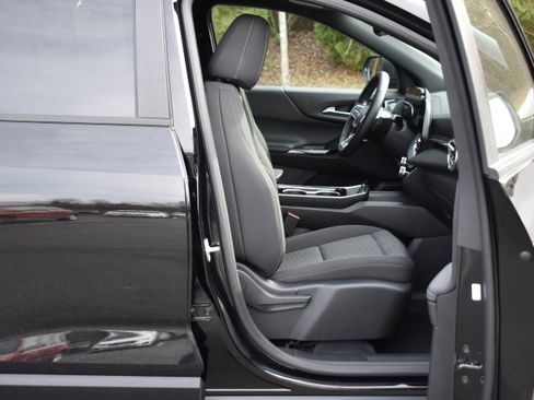 Used 2025 Chevrolet Equinox LT w/ Safety and Technology Package image 24