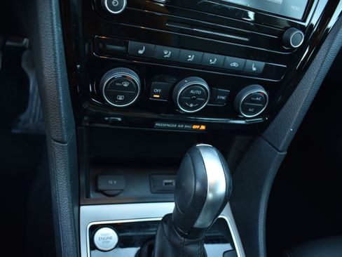 Used 2021 Volkswagen Passat 2.0T SE image 20