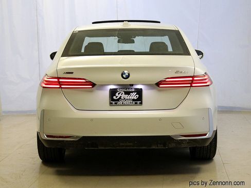 Used 2025 BMW 530i xDrive image 7
