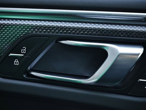 New 2026 Porsche Macan GTS image 21