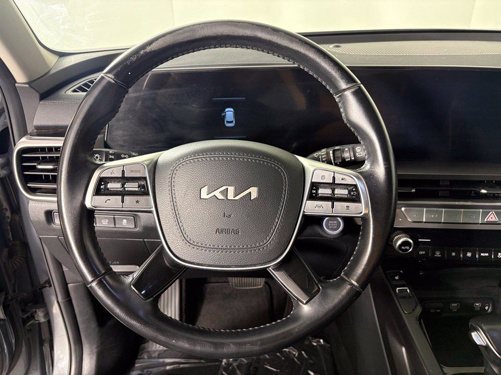 Used 2025 Kia Telluride S FWD image 24