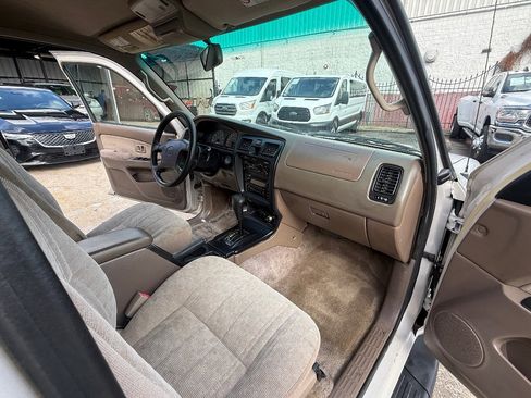 Used 2000 Toyota 4Runner 2WD image 16