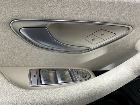 Used 2021 Mercedes-Benz E 350 Sedan image 18