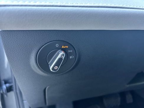 New 2026 Volkswagen Taos SE image 53