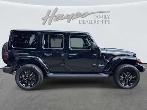 Used 2022 Jeep Wrangler Unlimited Sahara w/ Cold Weather Group image 3