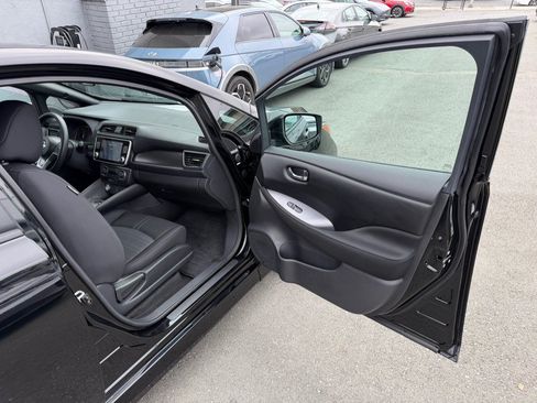 Used 2025 Nissan Leaf S FWD image 36
