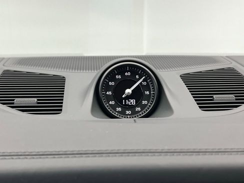 Used 2026 Porsche Cayenne E-Hybrid Coupe image 12