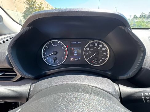 Used 2024 Nissan Sentra S FWD image 26