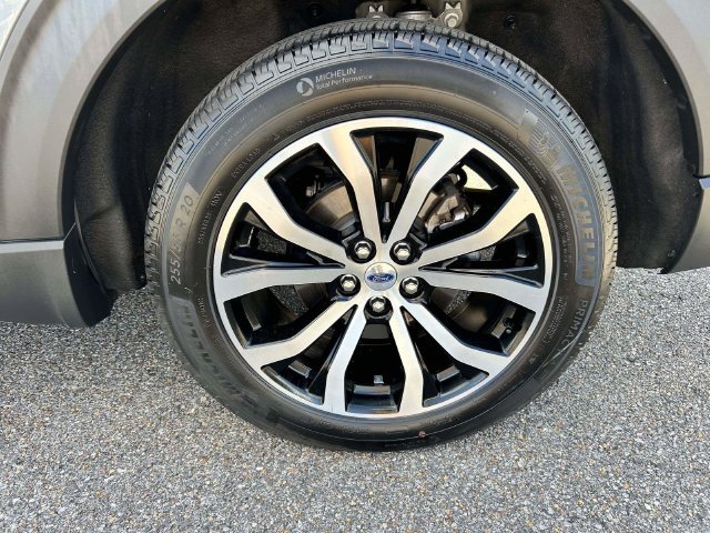 Certified 2025 Ford Explorer ST-Line AWD/4WD image 3