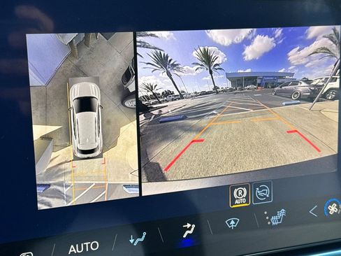 New 2026 Chevrolet Equinox EV LT image 18