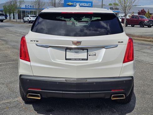 Used 2018 Cadillac XT5 FWD image 11
