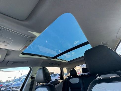 Certified 2025 Volkswagen Taos SEL w/ Black Wheel Plus Package image 30