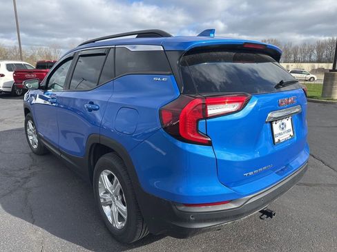 Used 2024 GMC Terrain SLE w/ Driver Convenience Package image 7