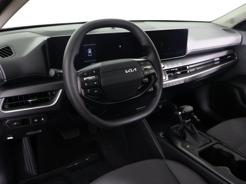 Used 2025 Kia K4 FWD image 25