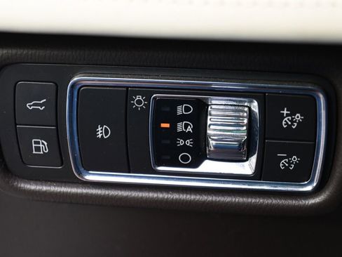 Used 2020 Lincoln Aviator Black Label Grand Touring AWD/4WD image 25
