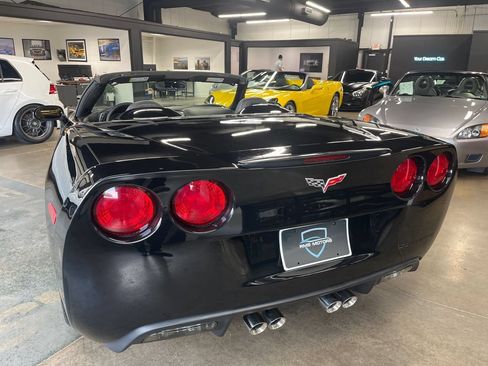Used 2007 Chevrolet Corvette Convertible w/ Preferred Equipment Group RWD image 12