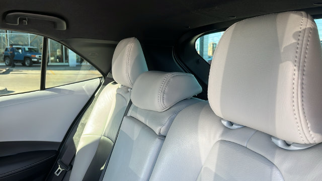Used 2025 Toyota Corolla SE w/ SE Package FWD image 18