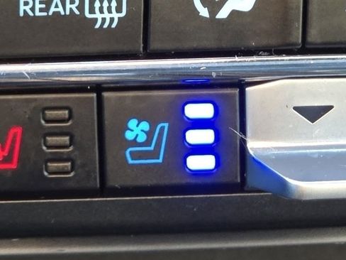 Used 2024 Ford F150 Lariat image 19