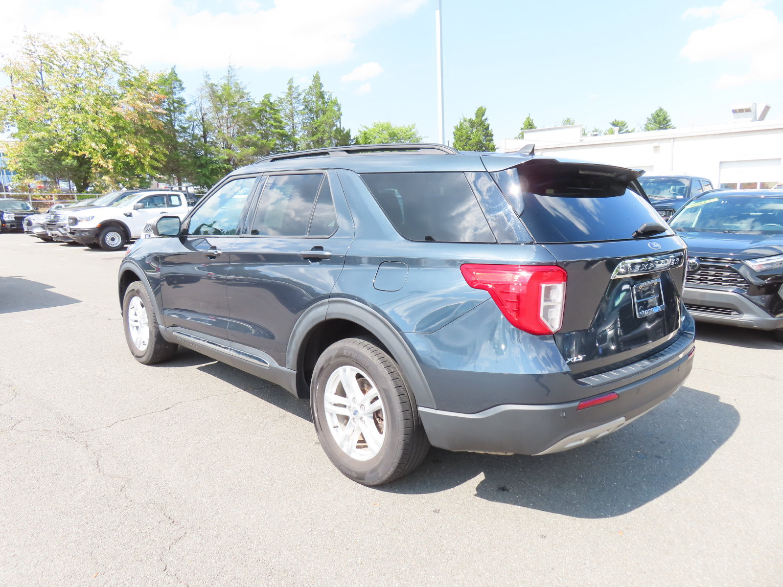 Certified 2023 Ford Explorer XLT w/ Equipment Group 202A AWD/4WD image 6