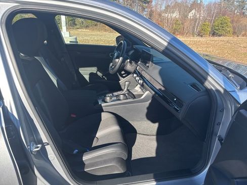 Used 2023 Honda Civic Sport image 13