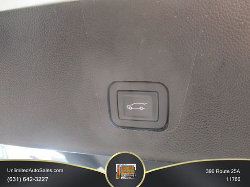 Used 2019 Chevrolet Traverse LT AWD/4WD image 16
