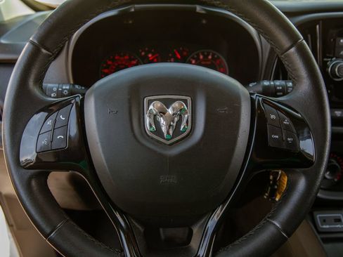 Used 2019 RAM ProMaster City Tradesman SLT FWD image 18