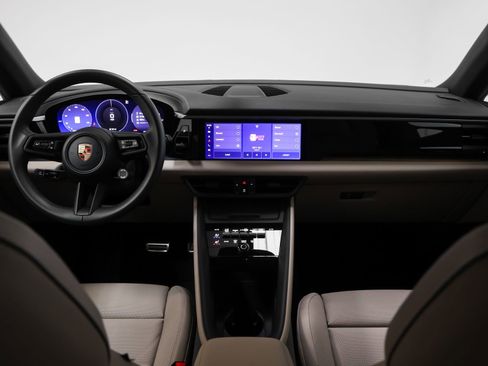 Certified 2025 Porsche Macan 4 Electric AWD/4WD image 32