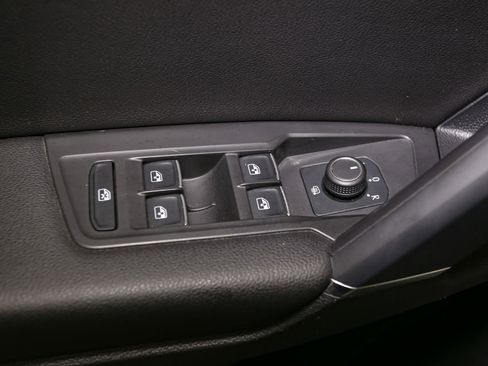 Used 2020 Volkswagen Tiguan SEL AWD/4WD image 41