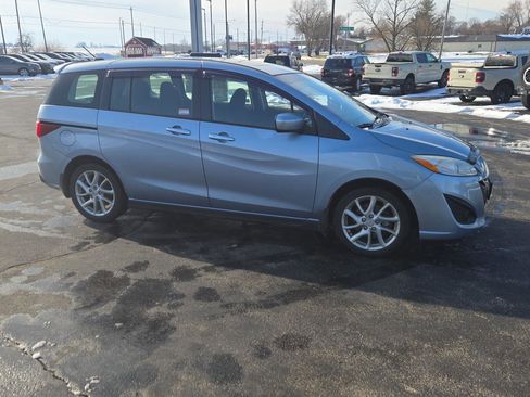 Used 2012 MAZDA MAZDA5 Touring w/ Moonroof & Audio Pkg image 10