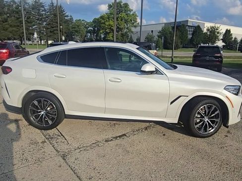 Used 2022 BMW X6 xDrive40i AWD/4WD image 11