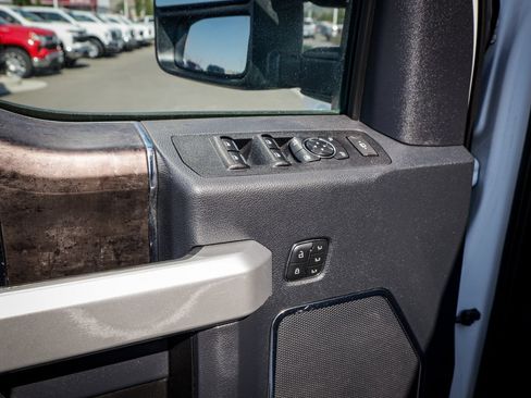 Used 2022 Ford F250 Lariat w/ FX4 Off-Road Package AWD/4WD image 16