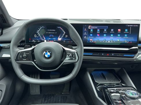 Used 2025 BMW 530i image 17